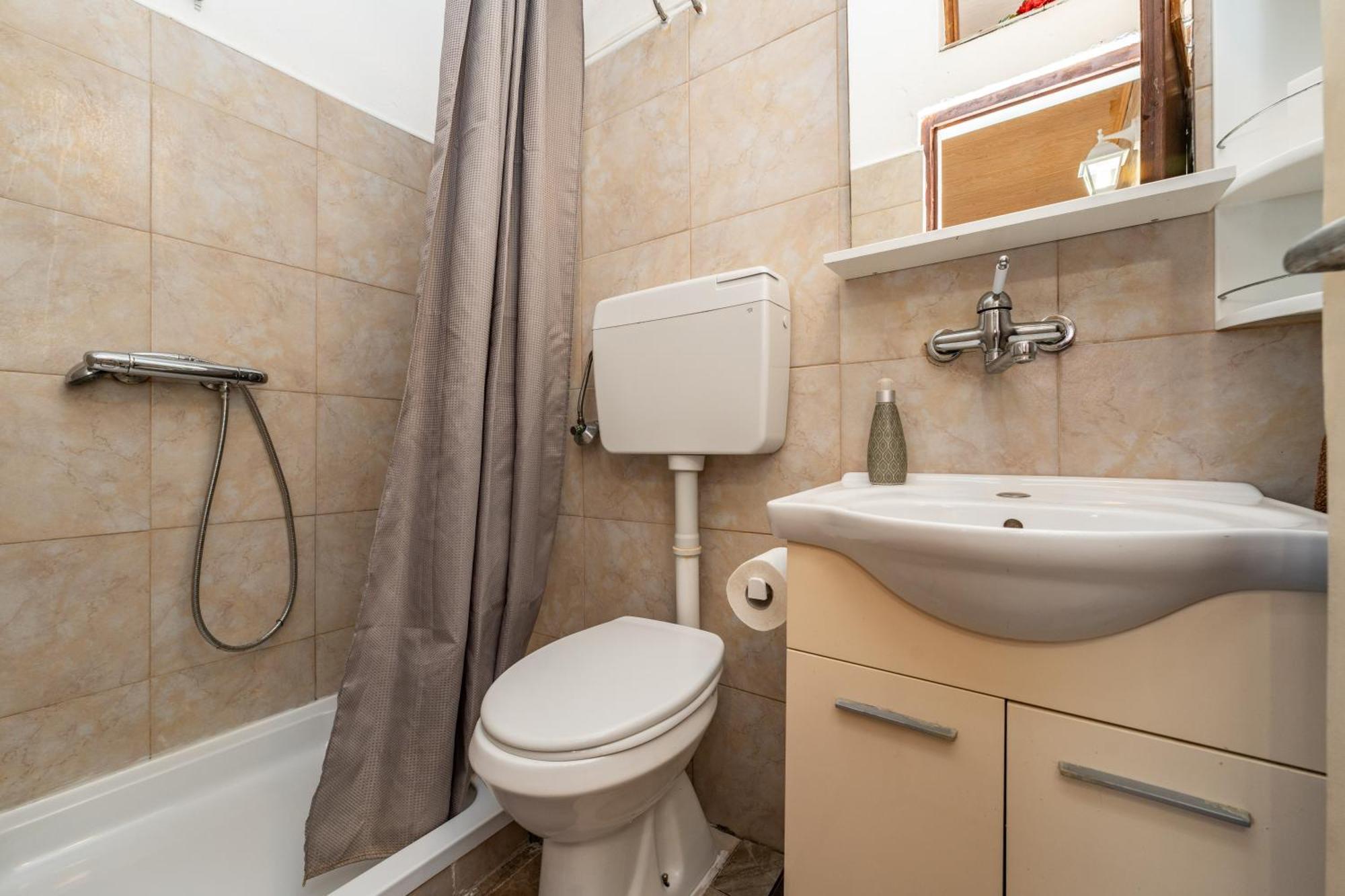 Apartmani Prpic วีร์ ภายนอก รูปภาพ
