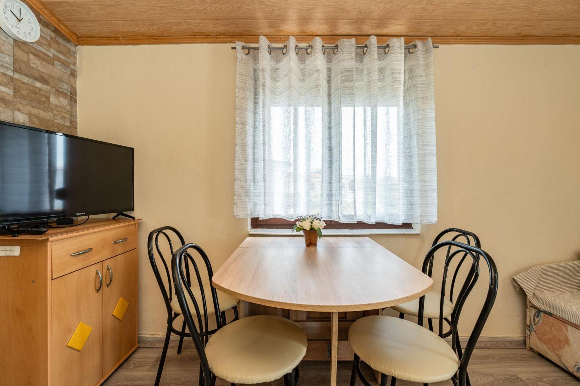 Apartmani Prpic วีร์ ภายนอก รูปภาพ