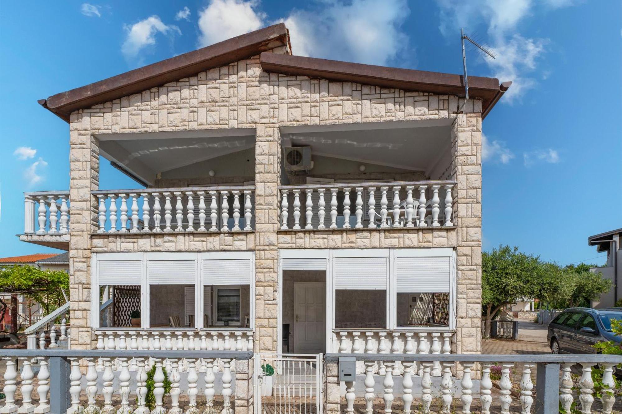 Apartmani Prpic วีร์ ภายนอก รูปภาพ